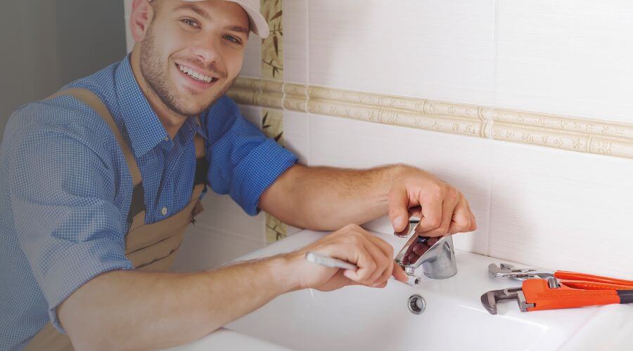 Professional clogged drains services in Suamico, WI